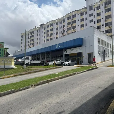 Apartamento 3 Habitaciones Y Piscina A Solo 15 Minutos Del Aeropuerto